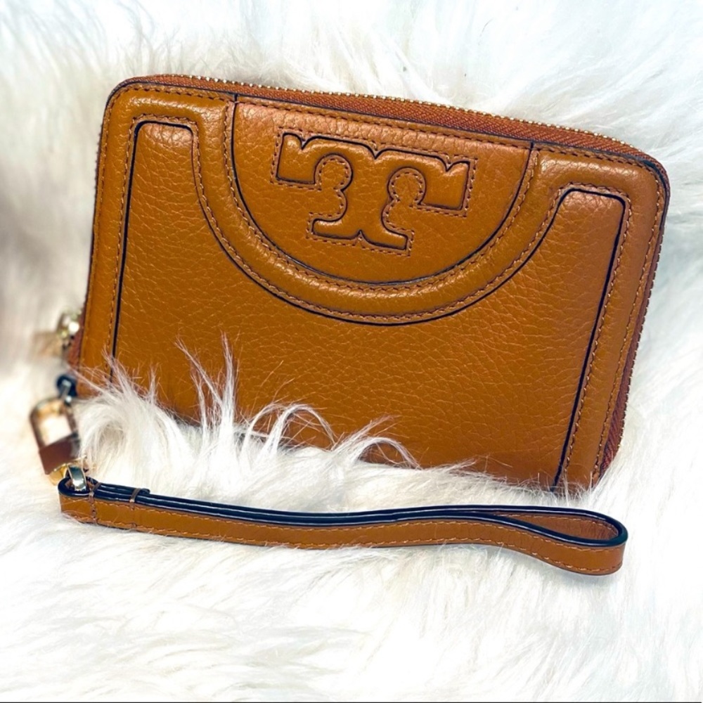Tory Burch T wallet